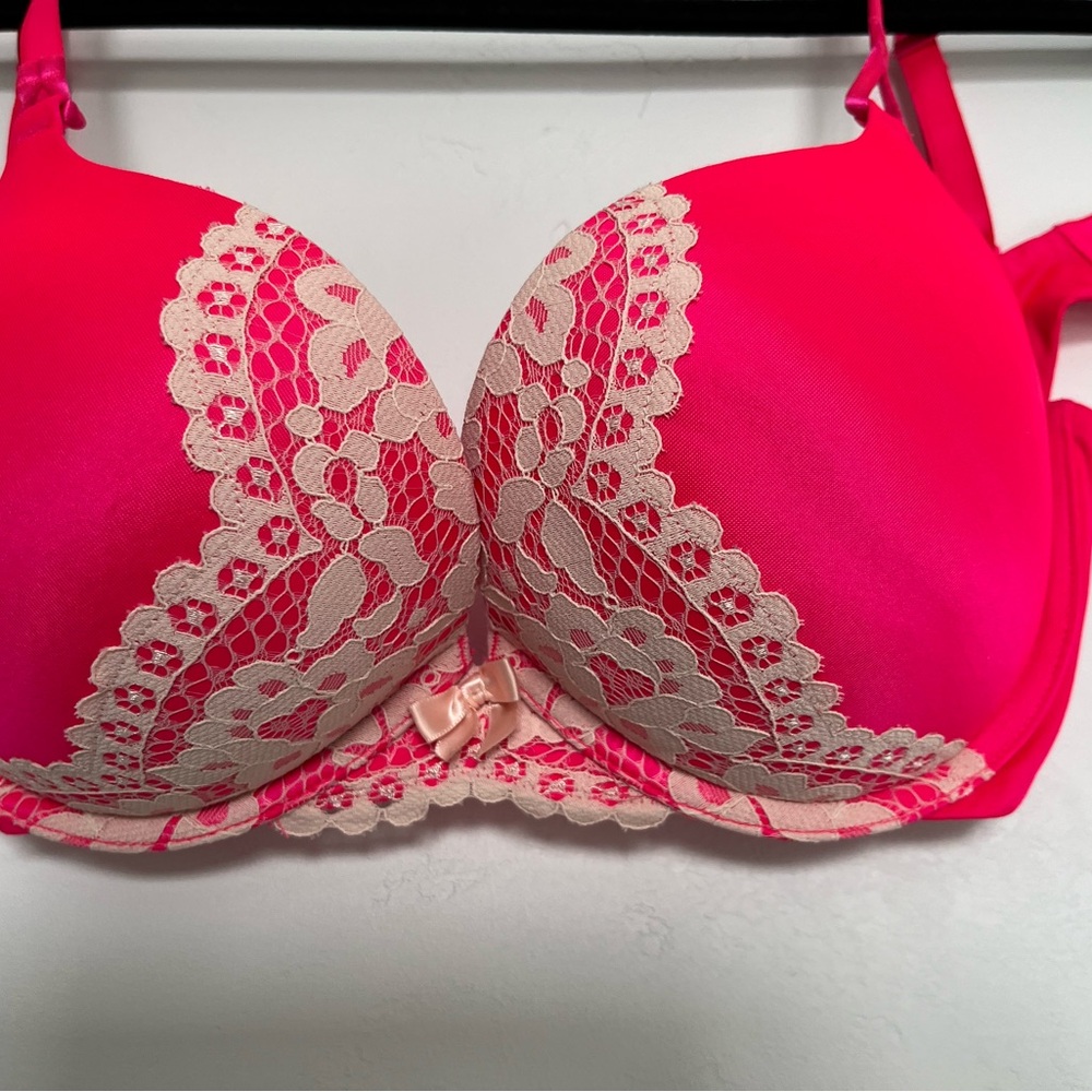 Victoria’s Secret padded bra 34D